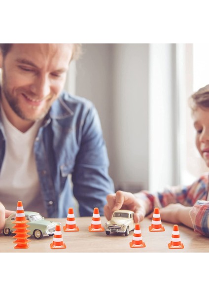 14 Parça Mini Üçgen Koni, Mini Simülasyon Güvenlik Konisi Yol Park Levhaları Barikat, Küçük Tabelalar (Yurt Dışından) modelleri