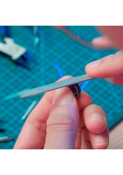 15 Pcs Model Araçları Kiti Modelleyici Temel Araçlar Hobi Bina Araçları Kiti Binalar Arabalar Uçaklar Modeli Araya (Yurt Dışından) fırsatları