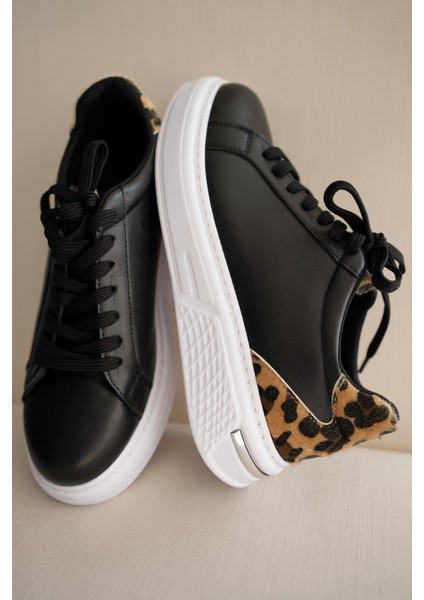 Heyla Leopar Desenli Gümüş Şerit Detaylı Kadın Sneaker- Siyah