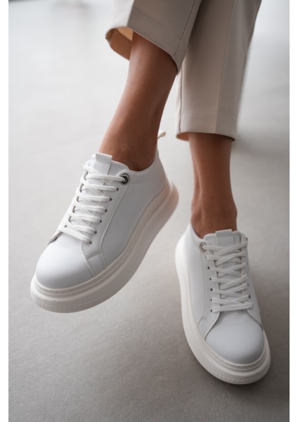 Darlin Beyaz Tabanlı Çıtçıt Aksesuarlı Bağcıklı Kadın Sneaker- Beyaz fiyatları