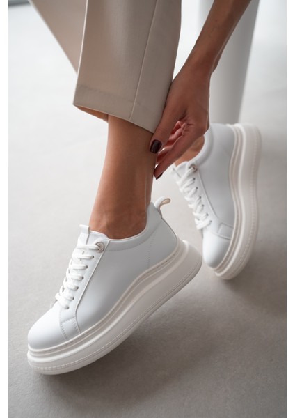Darlin Beyaz Tabanlı Çıtçıt Aksesuarlı Bağcıklı Kadın Sneaker- Beyaz modelleri