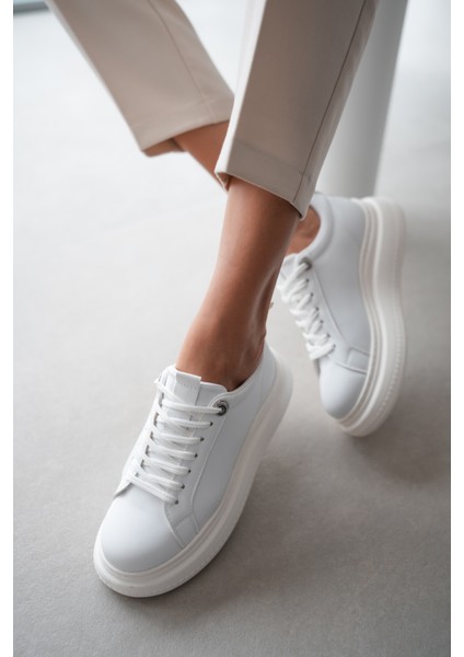 Darlin Beyaz Tabanlı Çıtçıt Aksesuarlı Bağcıklı Kadın Sneaker- Beyaz indirimleri