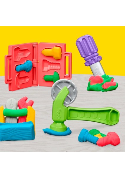 Nessiworld Play-Doh Stamp N Saw Tool Bench modelleri