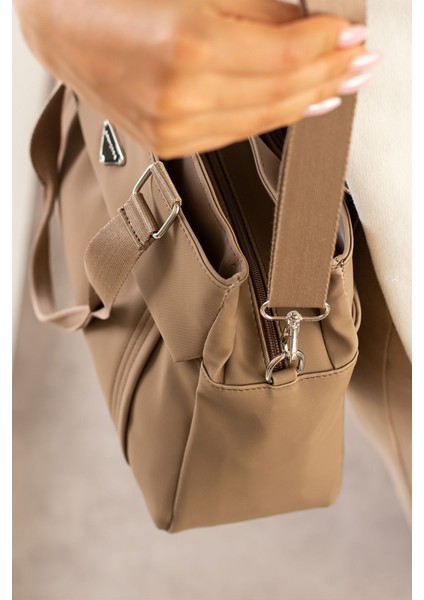 Sanmorris Kadın Saten Kumaş 5 Bölmeli Ayarlanabilir Çapraz Askılı El ve Omuz Çantası 1416 modelleri