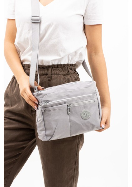 Sanmorris Kadın Çok Gözlü Suya Dayanıklı Krinkıl Kumaş Ayarlanabilir Çapraz Askılı Omuz Çantası 4006