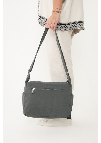 Sanmorris Kadın Suya Dayanıklı Krinkıl Kumaş Çok Gözlü Ayarlanabilir Çapraz Askılı Omuz Çantası modelleri