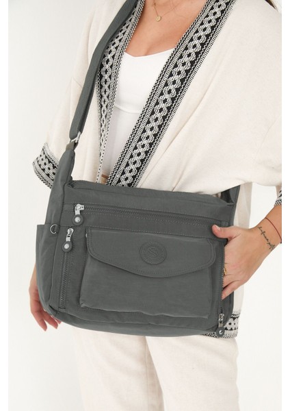 Sanmorris Kadın Suya Dayanıklı Krinkıl Kumaş Çok Gözlü Ayarlanabilir Çapraz Askılı Omuz Çantası indirimleri