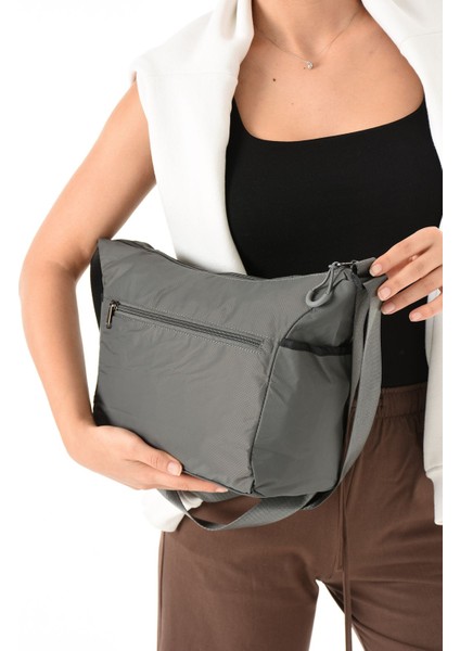 Sanmorris Kadın Suya Dayanıklı Paraşüt Kumaş 3 Gözlü Çapraz Askılı Seyahat ve Omuz Çantası 6013 fırsatları