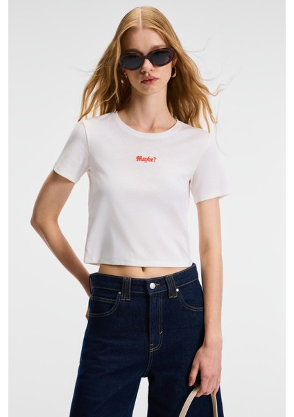 Zeraya Kadın Bisiklet Yaka Kısa Kollu Önde Nakış Detaylı Crop Beyaz T-Shirt fiyatları