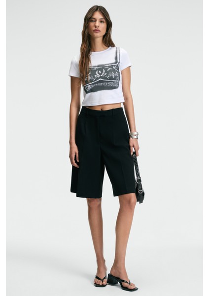 Seraya Kadın Bisiklet Yaka Kısa Kollu Önü Baskılı Crop Beyaz T-Shirt fırsatları