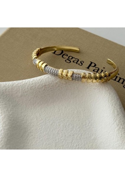 Urban Aura – Segment Detaylı Zirkon Taşlı Gold Bileklik, Taşlı Gold Kelepçe fiyatları