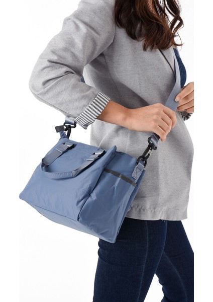 Kadın Desenli Paraşüt Kumaş 4 Gözlü Çapraz ve Omuz Askılı Çanta indirimleri