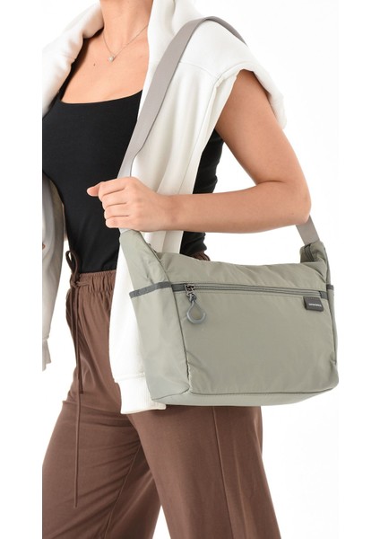 Sanmorris Kadın Suya Dayanıklı Paraşüt Kumaş 3 Gözlü Çapraz Askılı Seyahat ve Omuz Çantası 6013 fiyatları