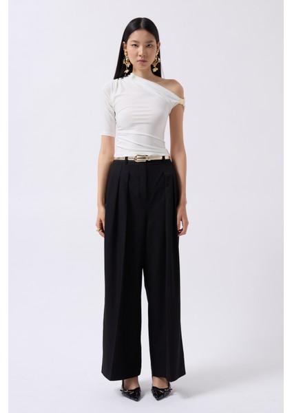 Aksesuar Detay Cutout Beyaz Bluz fiyatları