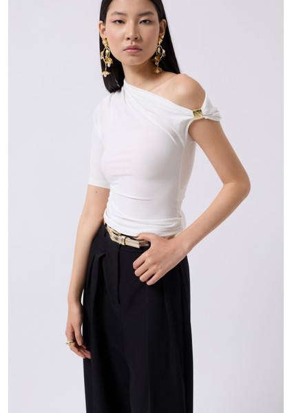 Aksesuar Detay Cutout Beyaz Bluz modelleri