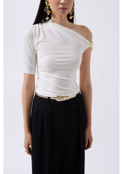 Aksesuar Detay Cutout Beyaz Bluz fırsatları