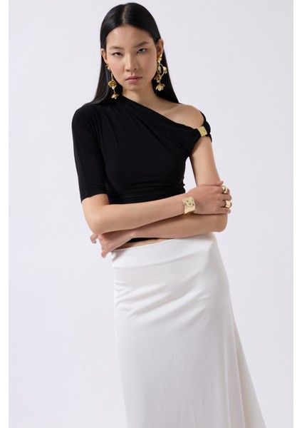 Aksesuar Detay Cutout Siyah Bluz modelleri