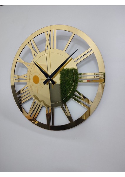 Modern Altın Renkli Ahşap Duvar Saati, Şık ve Zarif Tasarım