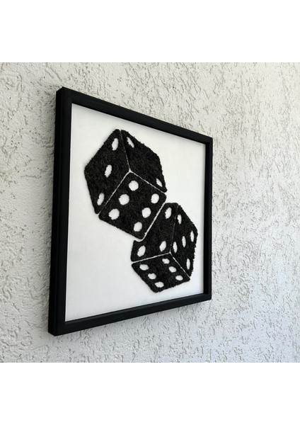 Zar Figürlü Yosun Duvar Dekoru | 45X45 cm | El Yapımı Gamer ve Dnd Temalı Yosun Tablo | Siyah Ahşap Çerçeve