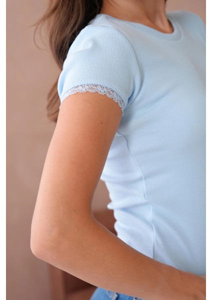 Dantel Detaylı Örme Body Bluz