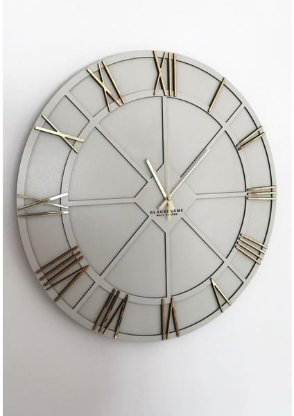 Modern Açık Gri ve Altın Detaylı Büyük Duvar Saati, 50X50 cm modelleri