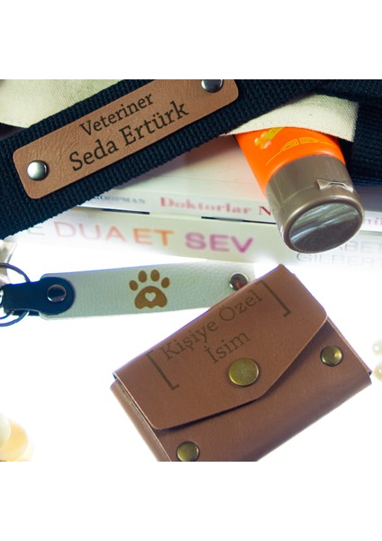 Sevdiklerinize Özel 61 Trabzon Temalı Anahtarlık, Kişisel Deri Armağan X2' Li Takım, Bordo-Kırmızı modelleri