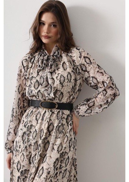 Yılan Desen Uzun Yaka Detaylı Elbise - Krem-Siyah indirimleri