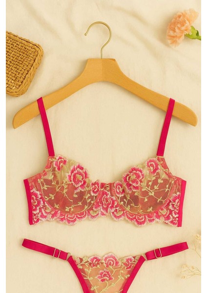 Fuşya Çiçek Işlemeli Transparan Bralet ve Tanga Takım