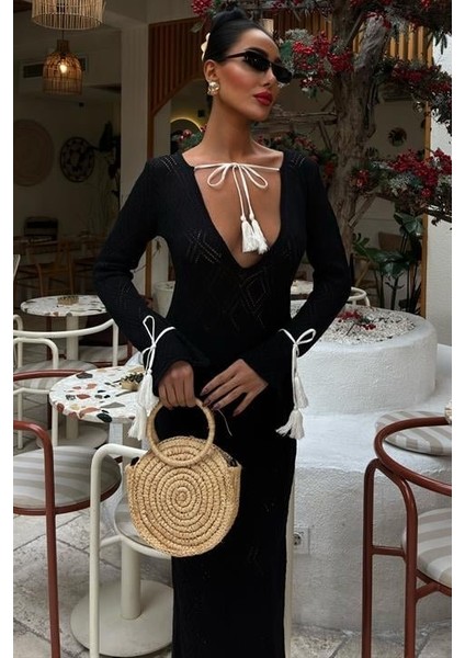 Püskül Bağcık Detaylı V Yaka Ajurlu Elbise 2850 fiyatları