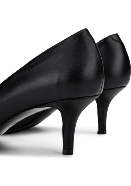 Kadın Hakiki Deri Siyah Analin Topuklu Ayakkabı 492 55203 Bn Ayk Y25 Sıyah Anl indirimleri