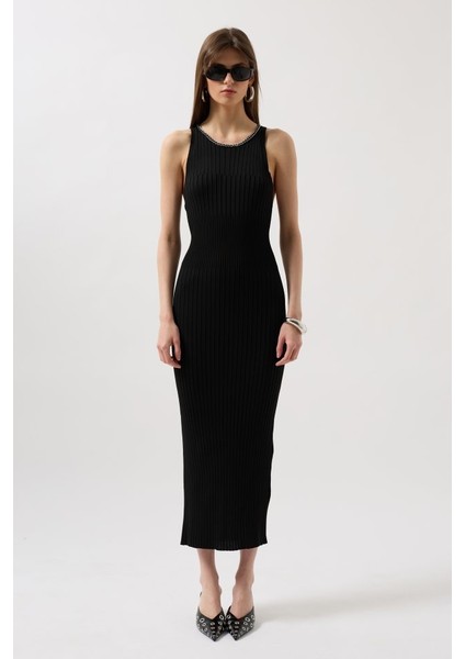 Halter Yaka Zincir Aksesuarlı Çapraz Askılı Elbise fiyatları