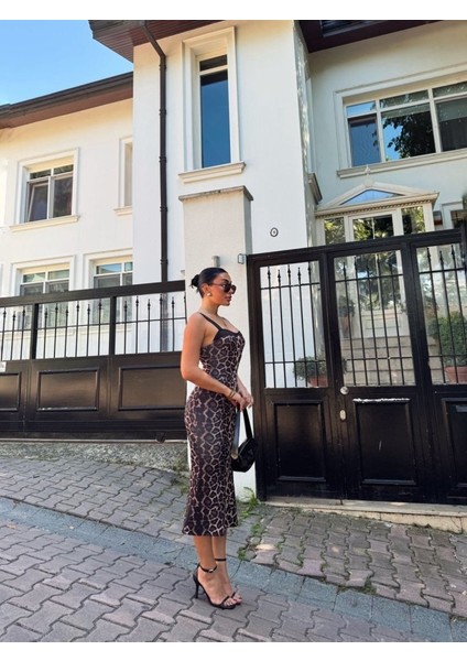 Kadın Dalgıç Kumaş Dijital Leopar Baskılı Midi Boy Elbise