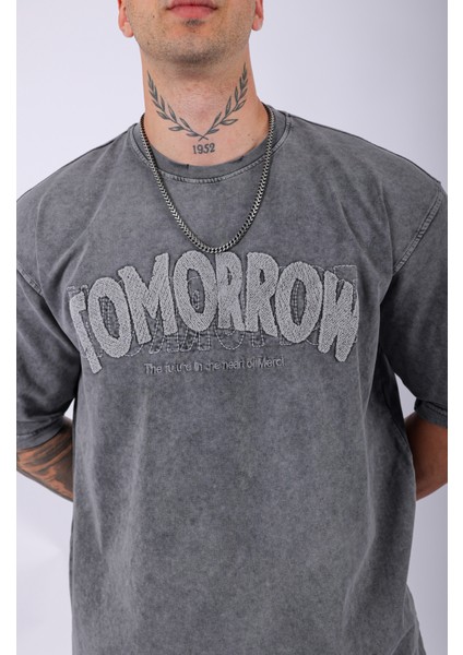 Unisex Tomorrow Özel Yıkamalı Oversize T-Shirt fiyatları