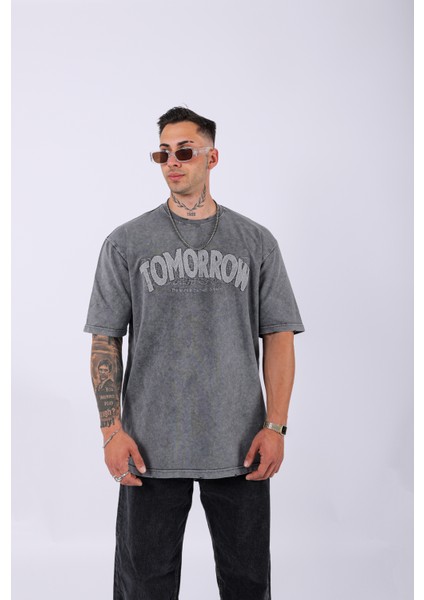 Unisex Tomorrow Özel Yıkamalı Oversize T-Shirt fırsatları