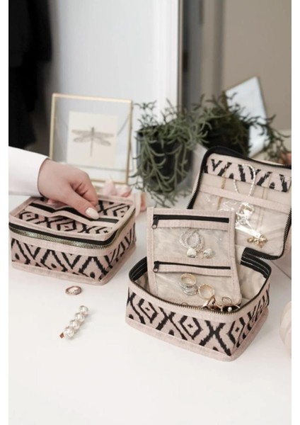Şık ve Kullanışlı Küçük Takı Kutusu, Seyahat ve Günlük Kullanım Için Ideal fiyatları