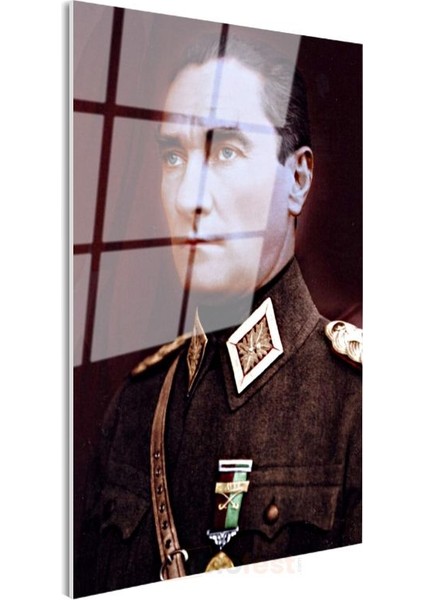 Askeri Üniformalı Atatürk - Madalyalı Portre Cam Tablo