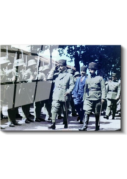 Atatürk ve Askeri Tören - Birlik Denetiminde Cam Tablo