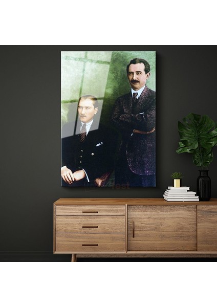 Atatürk ve Inönü - Yeşil Fonlu Tarihi Portre Cam Tablo