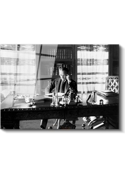 Atatürk ve Çalışma Odası - Devlet Işlerinde Cam Tablo