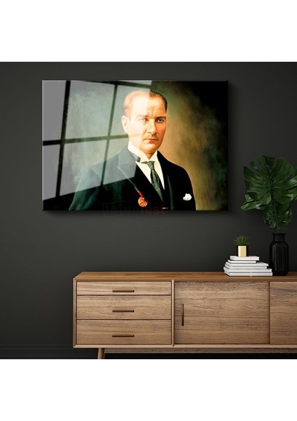 Yeşil Fonlu Atatürk - Madalyalı Resmi Portre Cam Tablo