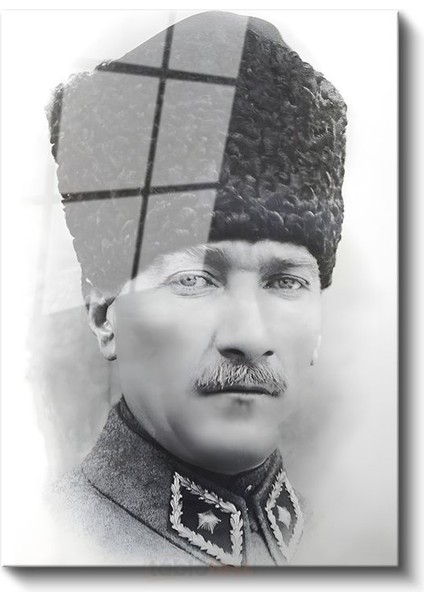 Kalpaklı Komutan - Beyaz Fonda Portre Cam Tablo fiyatları