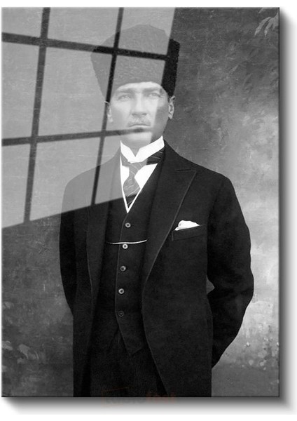 Siyah Kalpaklı Atatürk - Klasik Duruş Cam Tablo