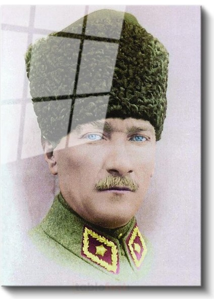 Yeşil Kalpaklı Atatürk - Askeri Üniforma Portresi Cam Tablo