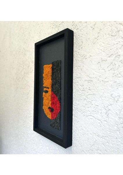 Yosunlu Minimal Yüz Figürlü Duvar Dekoru | 40X40 cm | El Yapımı Doğal Moss Sanatı | Siyah Ahşap Panel Üzerine Bakım Gerektirmez modelleri