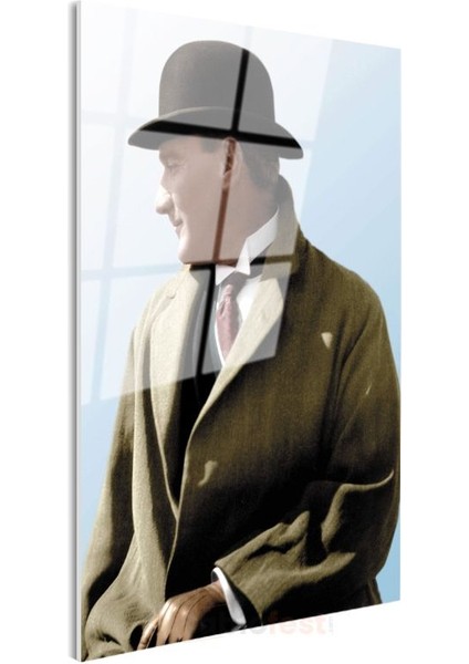Şapkalı Atatürk - Açık Renk Palto Portresi Cam Tablo modelleri