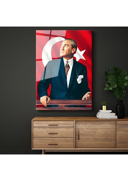 Türk Bayrağı Önünde Atatürk - Kürsüde Lider Cam Tablo