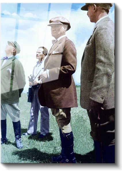 Kır Gezisi Atatürk - Kasket ve Çizme Detaylı Cam Tablo