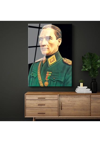 Yeşil Üniformalı Atatürk - Madalyalı Askeri Portre Cam Tablo