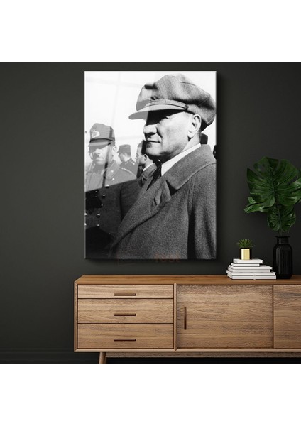 Kasketli Atatürk - Palto ve Profil Cam Tablo