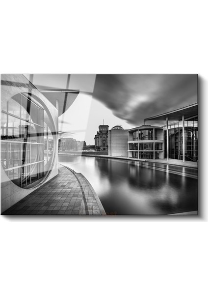 Modern Mimari - Su Yansımalı Geometrik Yapılar Cam Tablo
